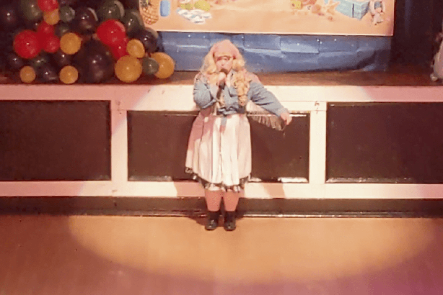 performing arts group concert solo image